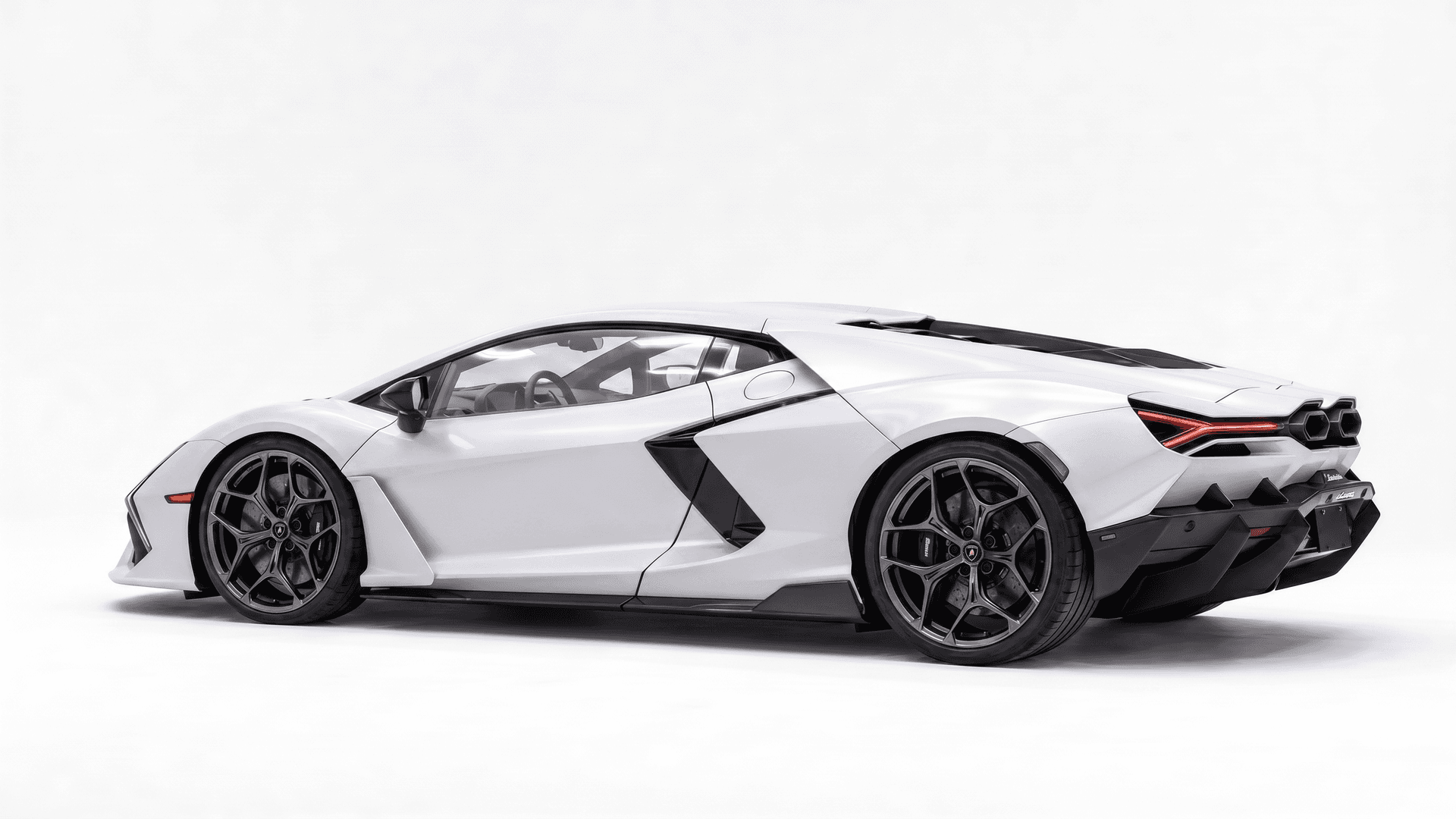 2026 Lamborghini Revuelto in Balloon White Metallic